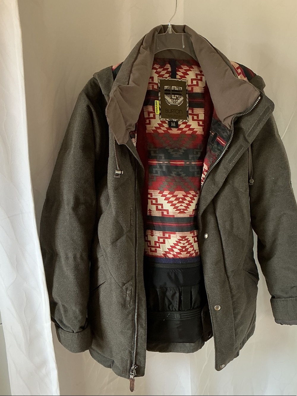 Burton Olive Green Heavy Jacket with Red Patterned Lining. Excellent condition